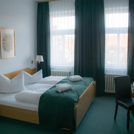 ホテル Central-hotel トルガウ